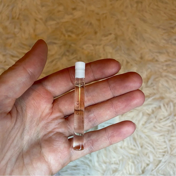 Gucci The Alchemist's Garden 1921 Eau De Parfum 1.5ml/0.05oz Sample - Picture 5 of 5